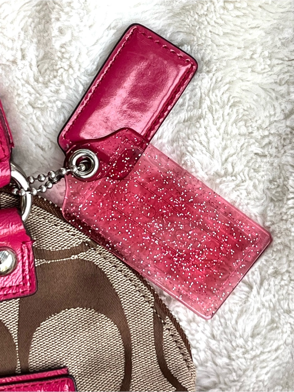 EUC Coach Daisy Signature Foldover Crossbody, Additional Strap & 2 Hang Tags - Picture 6 of 16